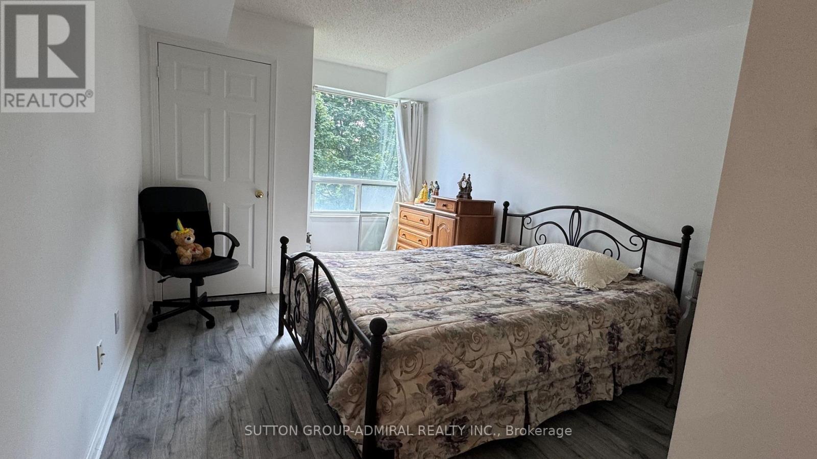 Photo 15 of 205 1 Emerald Lane, Vaughan ON