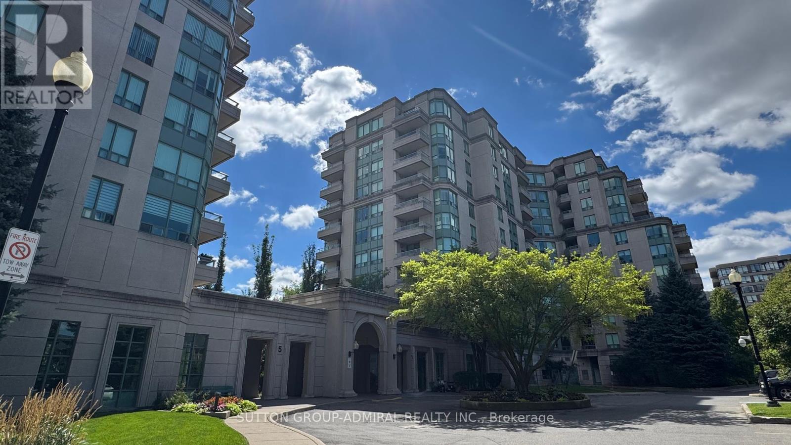 Photo 2 of 205 1 Emerald Lane, Vaughan ON