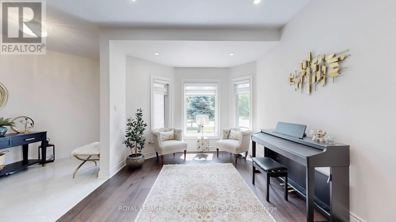Photo 12 of 172 Humberland Drive, Richmond Hill ON