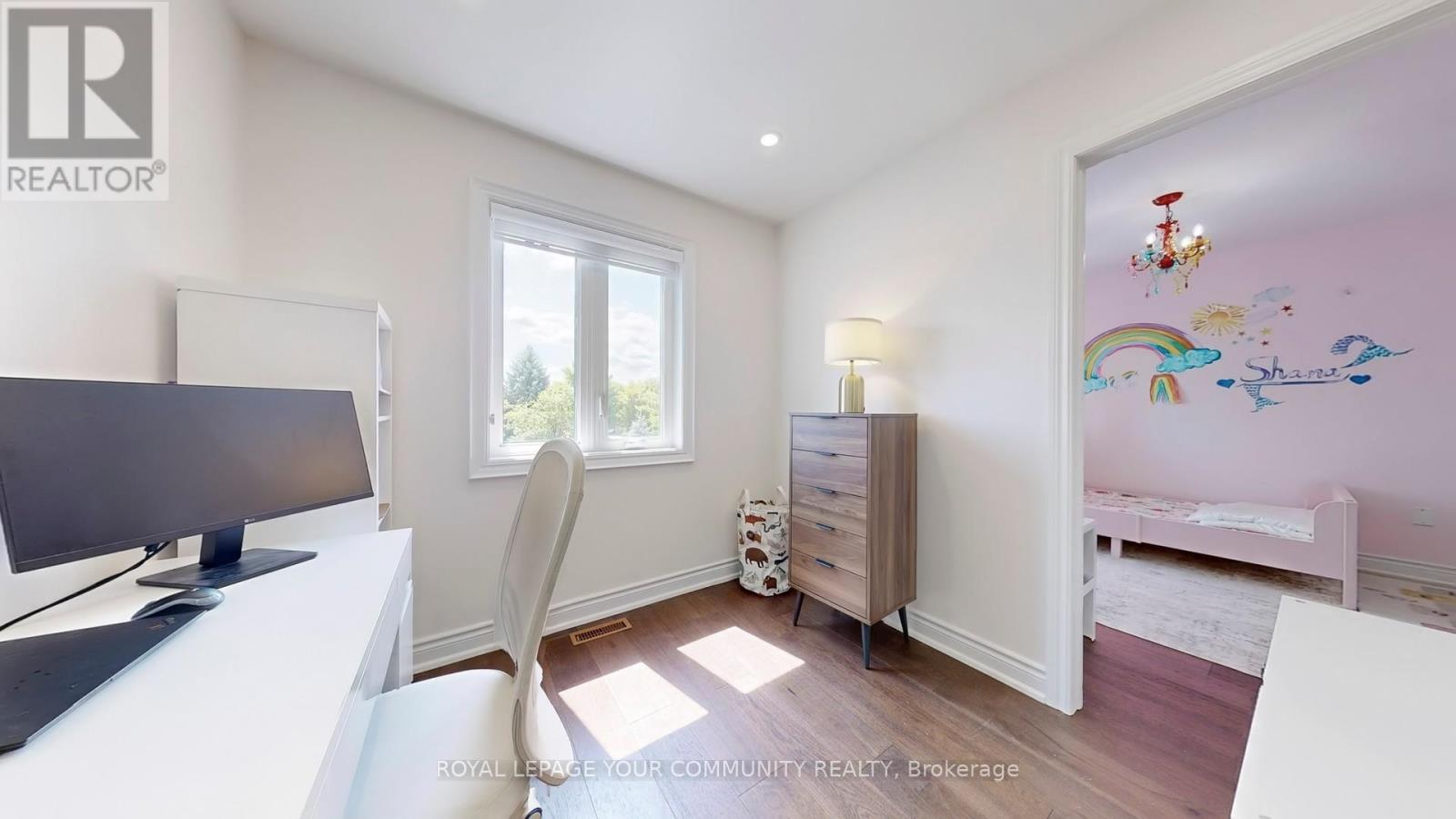 Photo 21 of 172 Humberland Drive, Richmond Hill ON