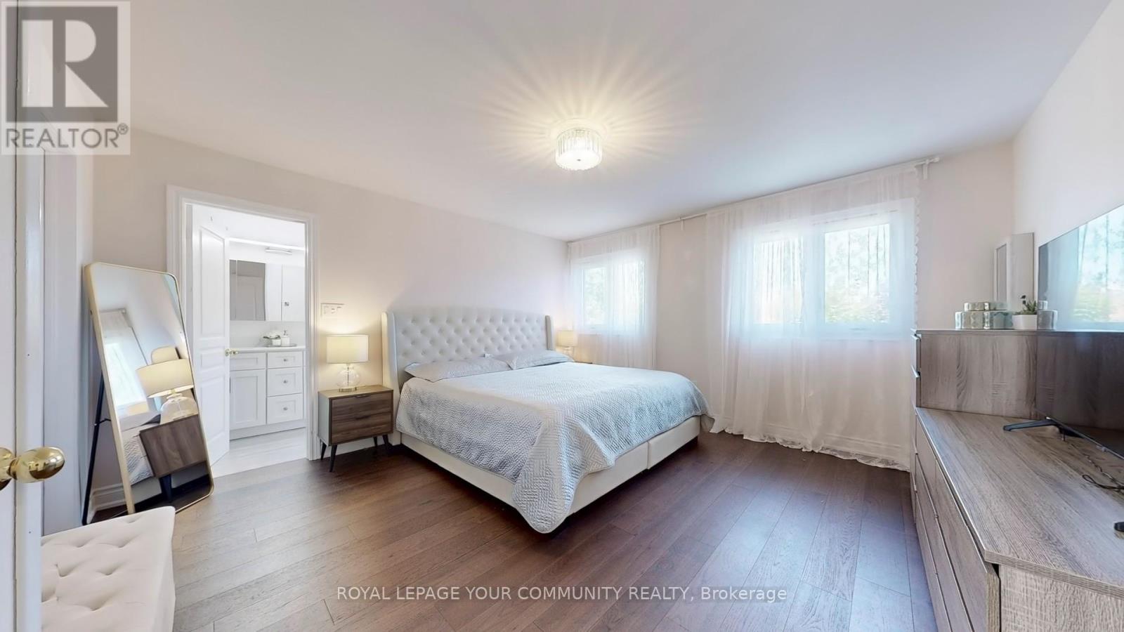 Photo 23 of 172 Humberland Drive, Richmond Hill ON