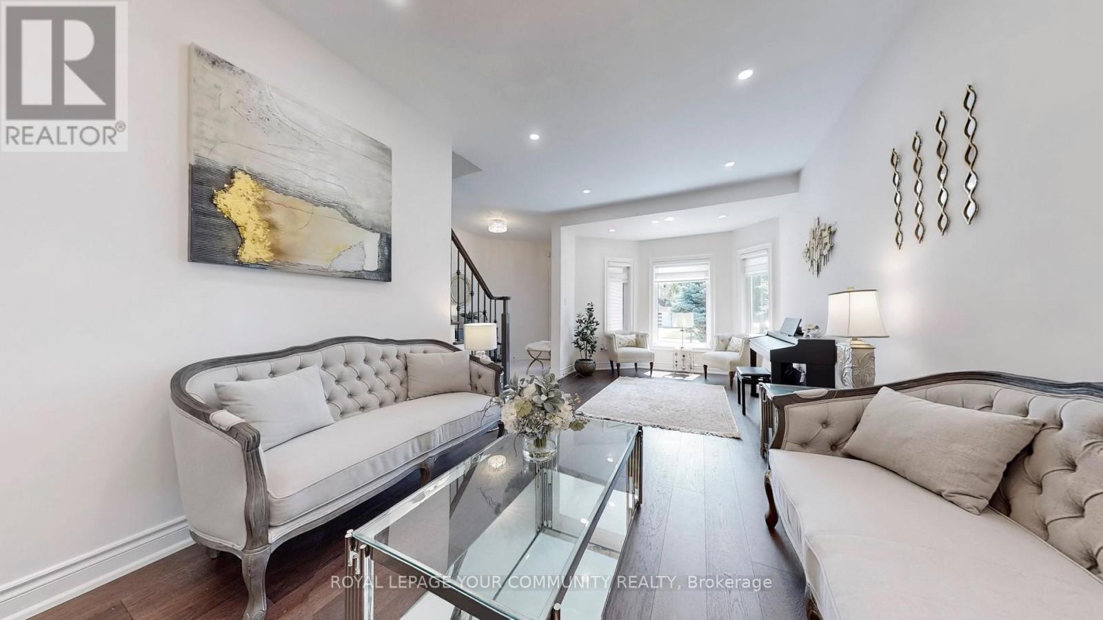 Photo 11 of 172 Humberland Drive, Richmond Hill ON