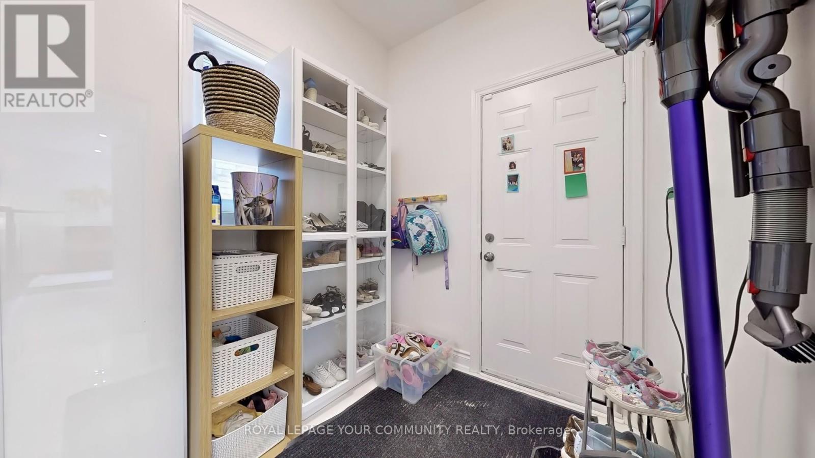 Photo 19 of 172 Humberland Drive, Richmond Hill ON