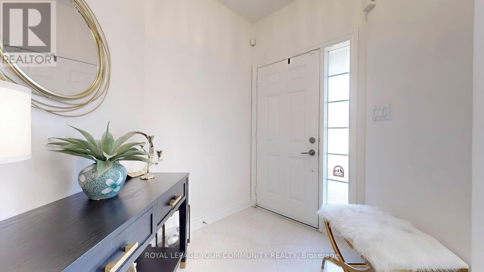 Photo 20 of 172 Humberland Drive, Richmond Hill ON