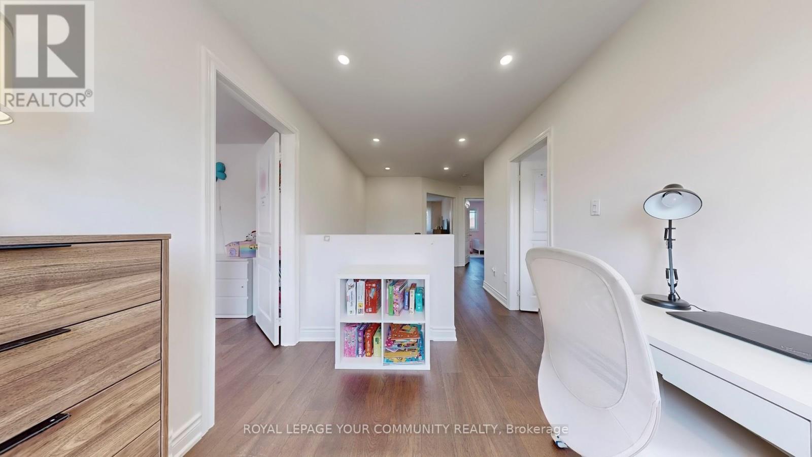 Photo 22 of 172 Humberland Drive, Richmond Hill ON
