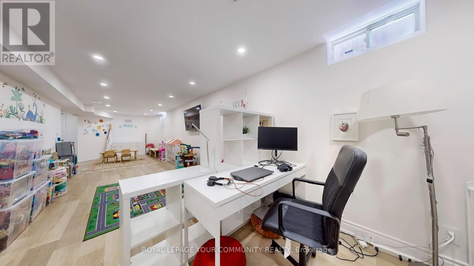 Photo 41 of 172 Humberland Drive, Richmond Hill ON