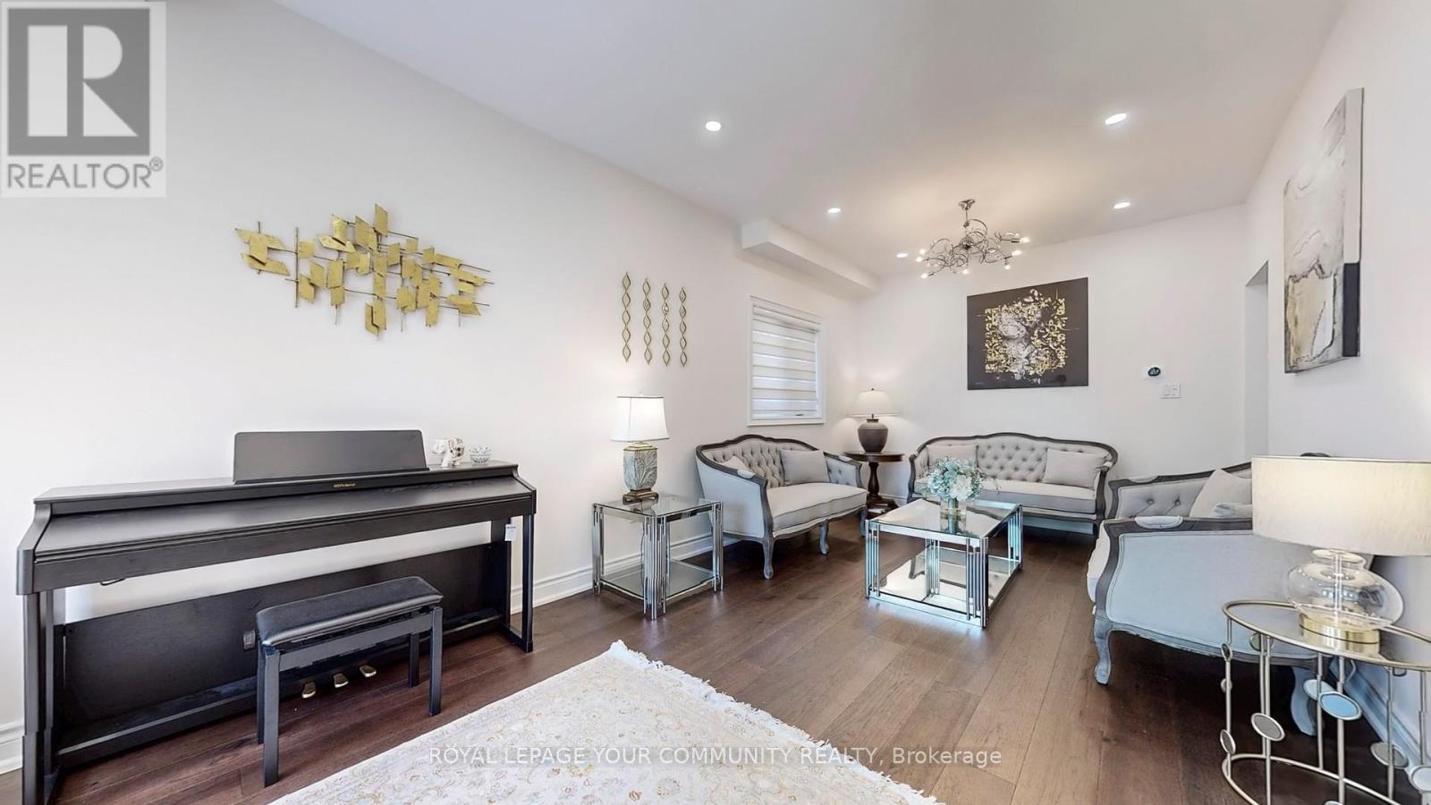 Photo 8 of 172 Humberland Drive, Richmond Hill ON