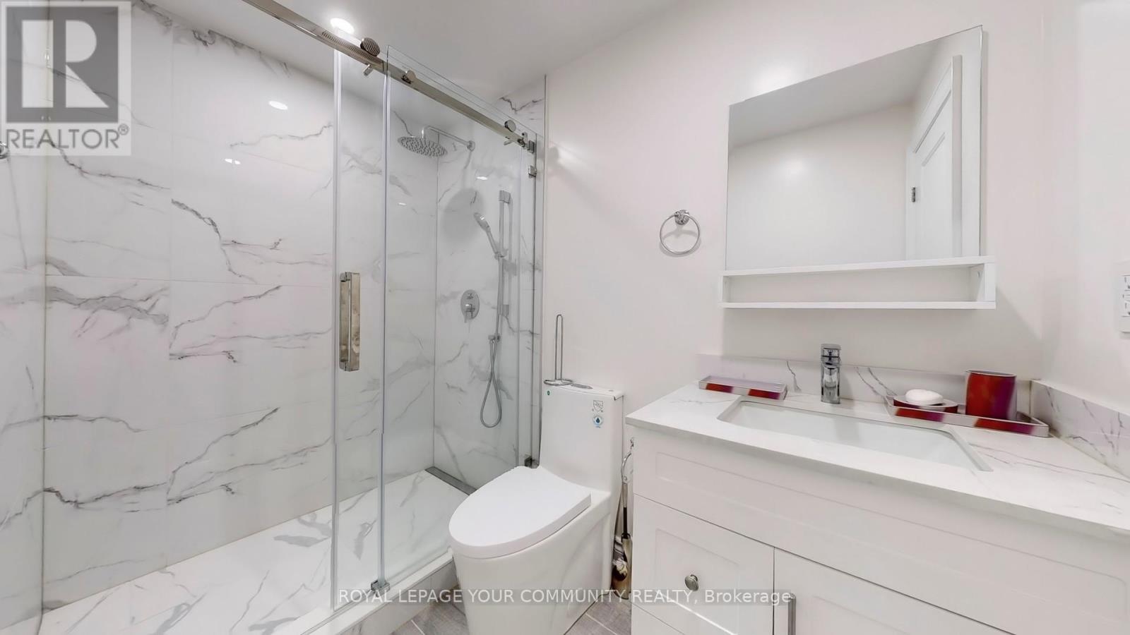 Photo 42 of 172 Humberland Drive, Richmond Hill ON