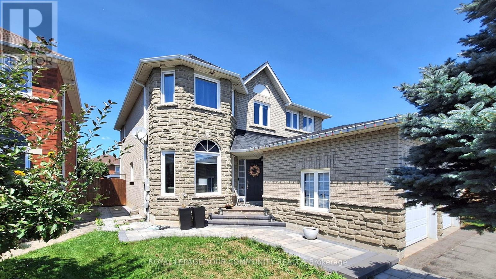 Photo 7 of 172 Humberland Drive, Richmond Hill ON