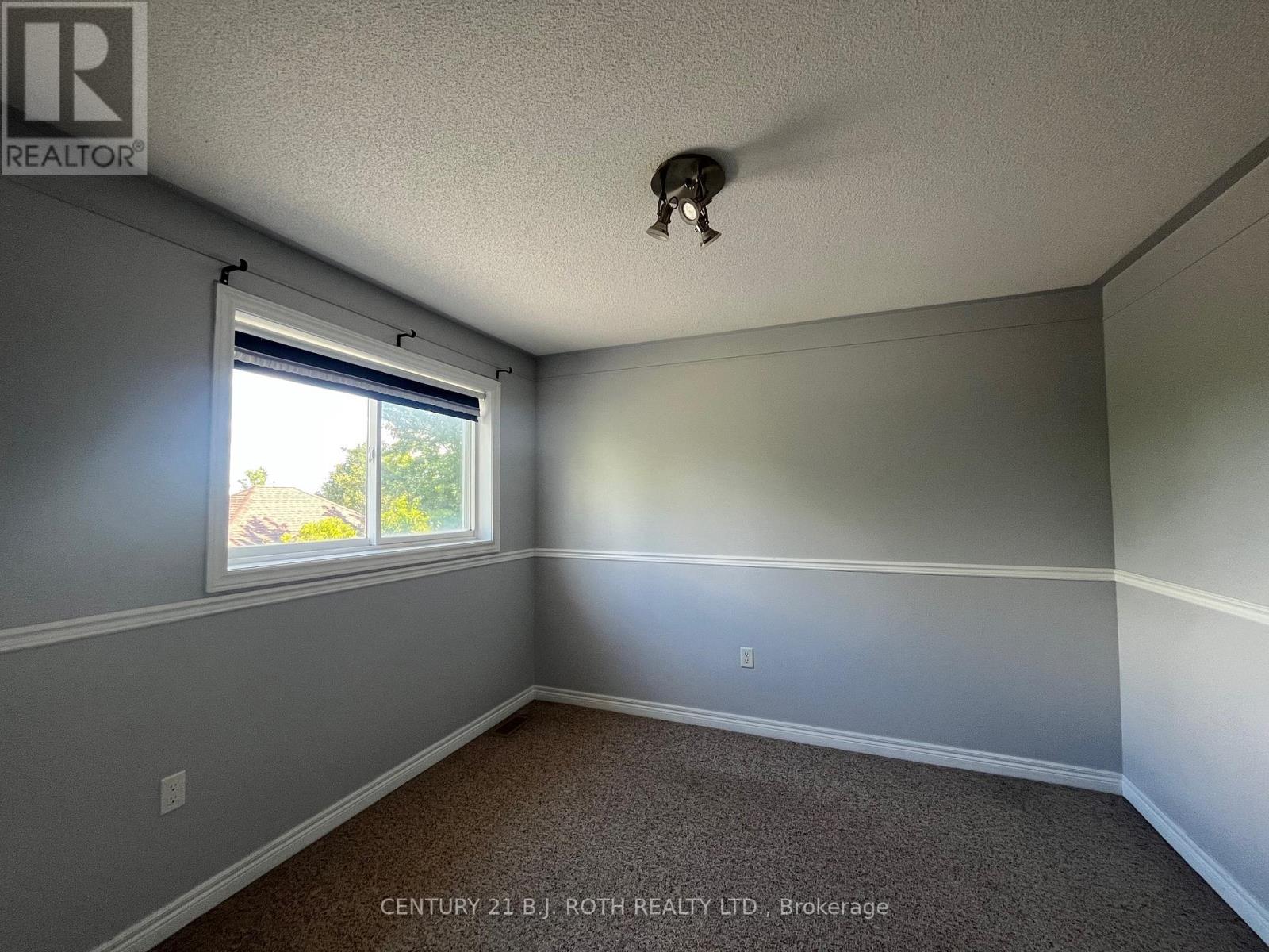 Photo 37 of 1 Golden Eagle Way, Barrie ON