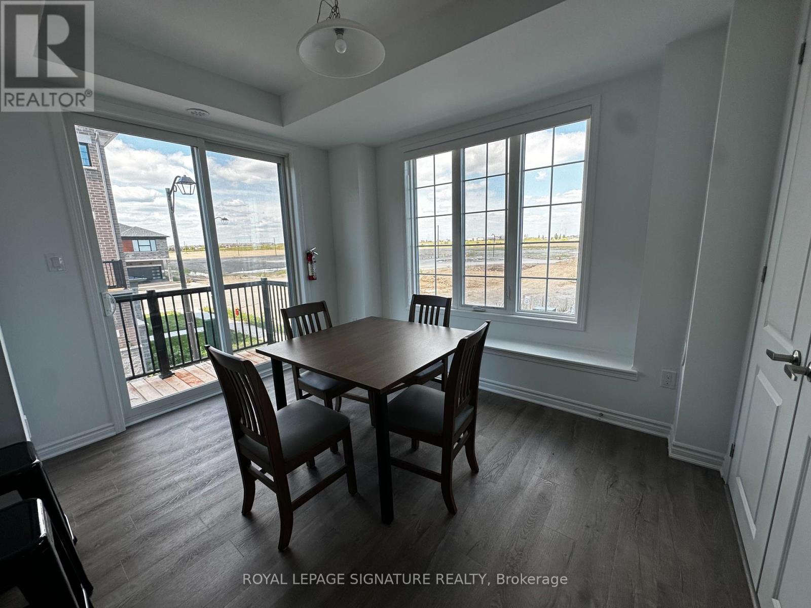 Photo 4 of 15 1259 Lily Crescent, Milton ON