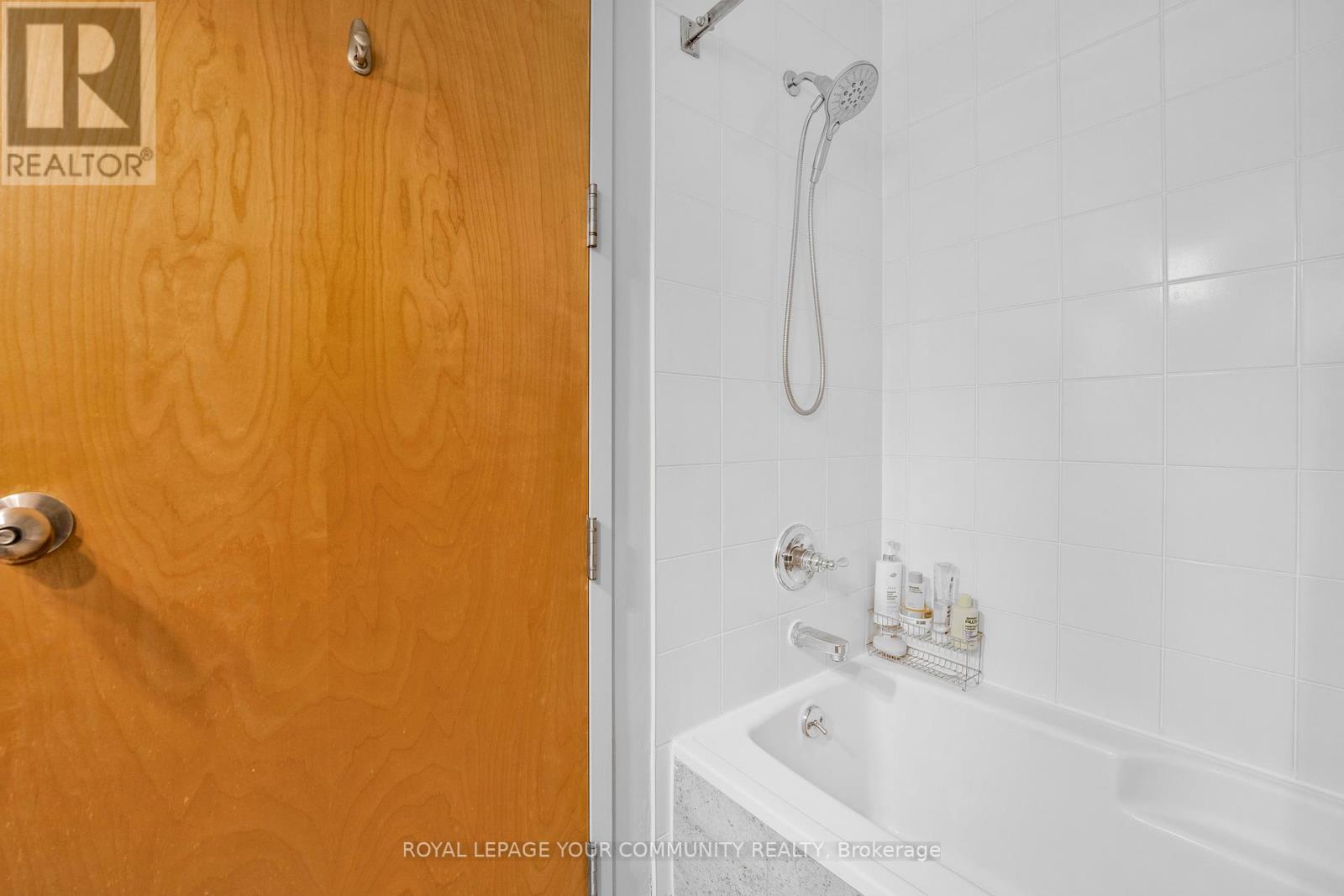 Photo 13 of 504 135 Dalhousie Street, Toronto ON