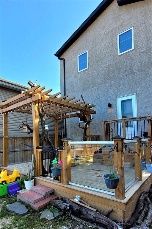 Photo 15 of 773 Carruthers Avenue, Winnipeg MB