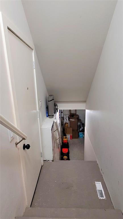 Photo 16 of 773 Carruthers Avenue, Winnipeg MB