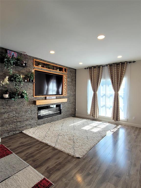 Photo 4 of 773 Carruthers Avenue, Winnipeg MB