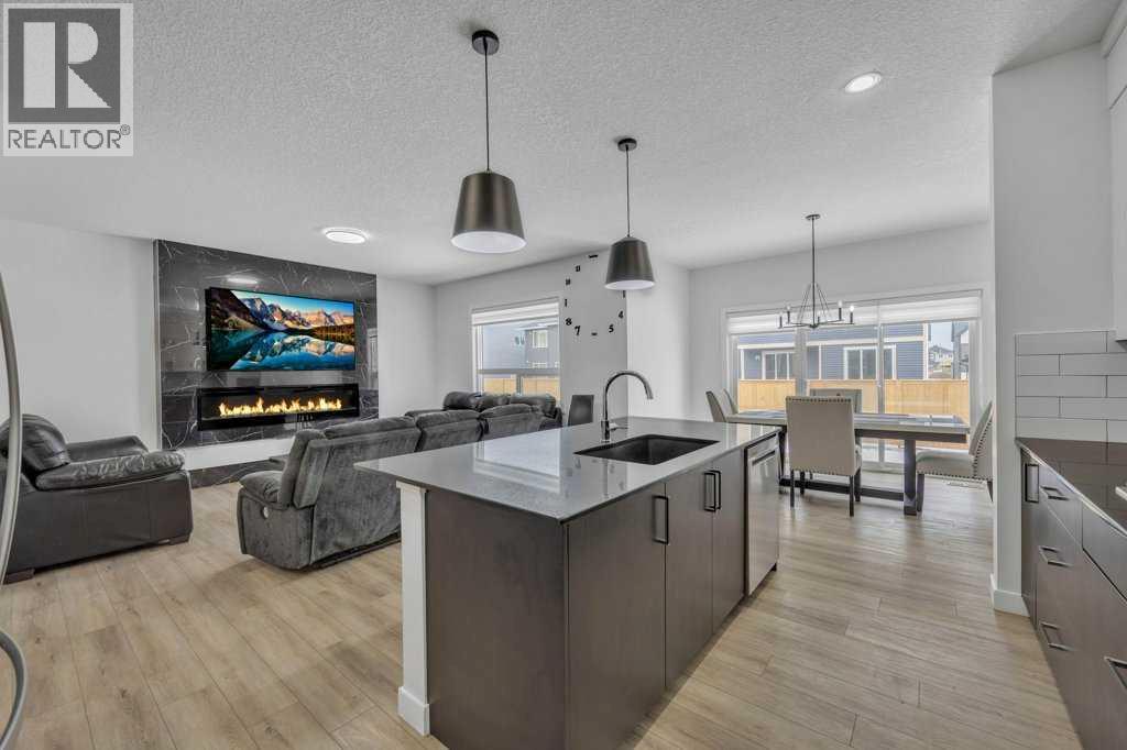 Photo 7 of 1098 Midtown Avenue Sw, Airdrie AB