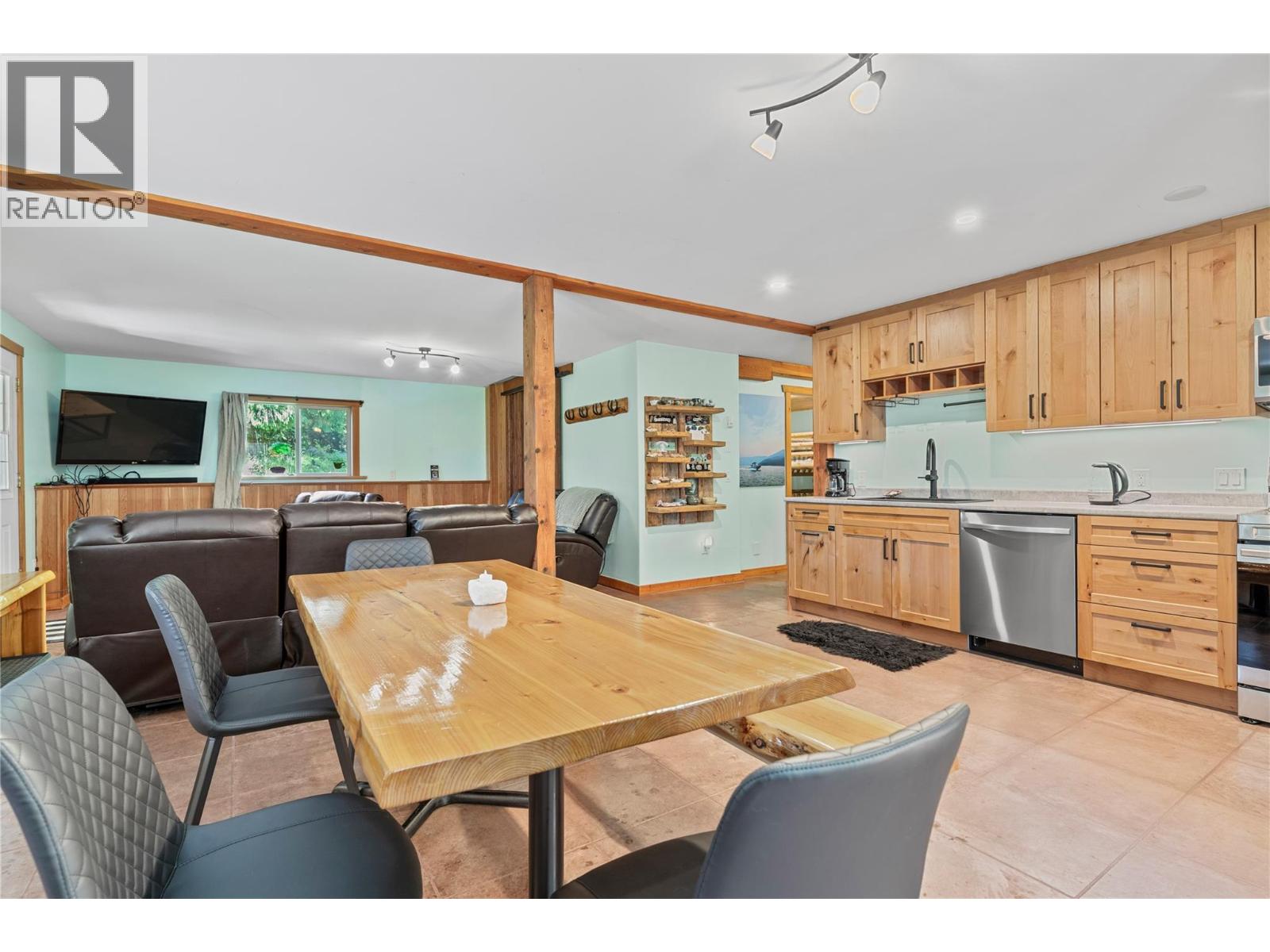  1834 Stepp Pit Road, Sicamous