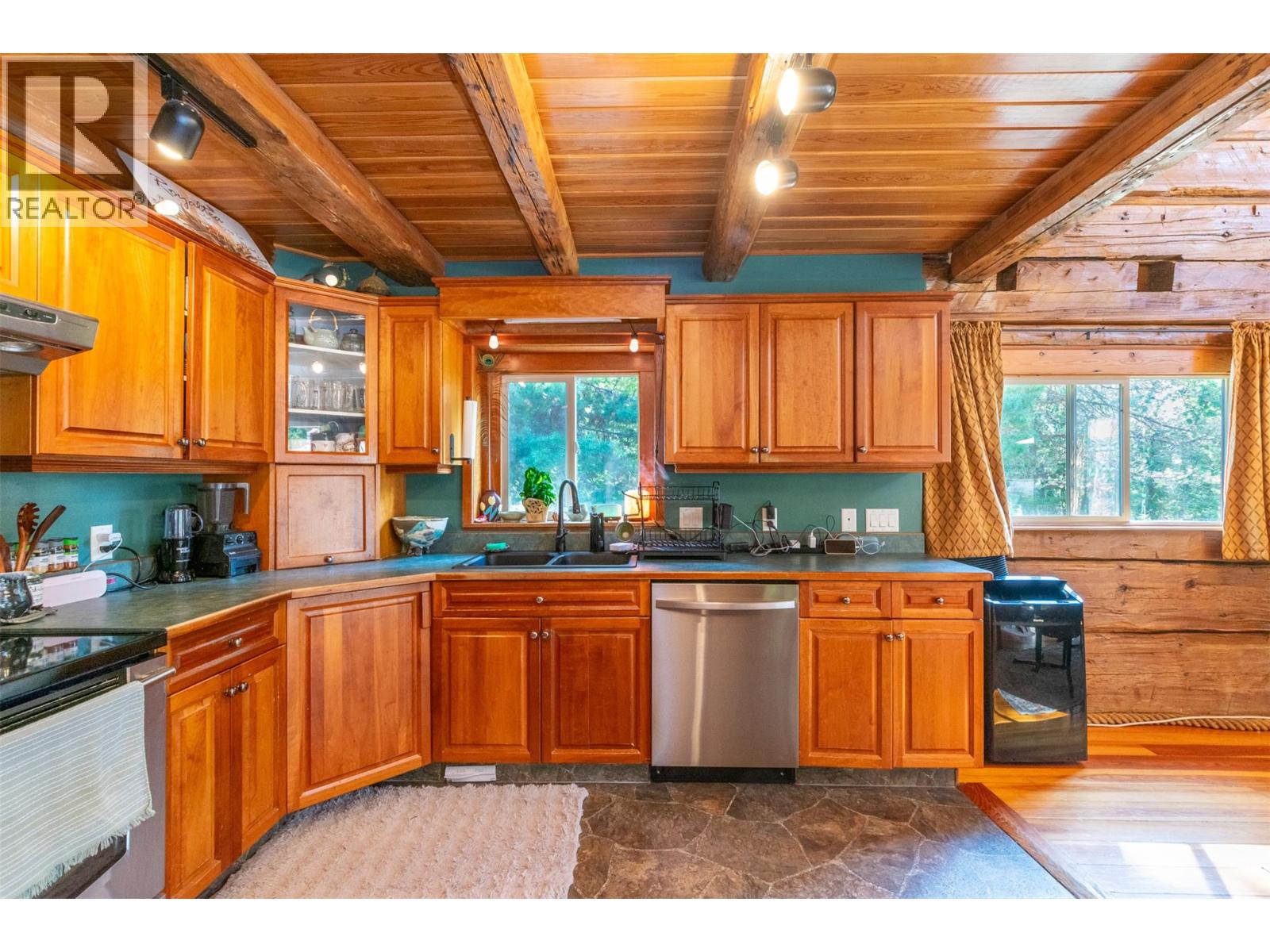  1834 Stepp Pit Road, Sicamous