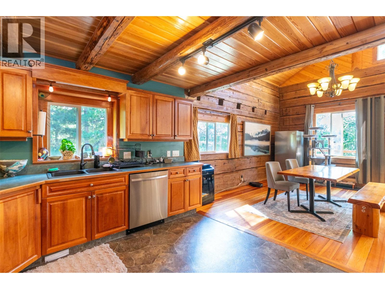  1834 Stepp Pit Road, Sicamous