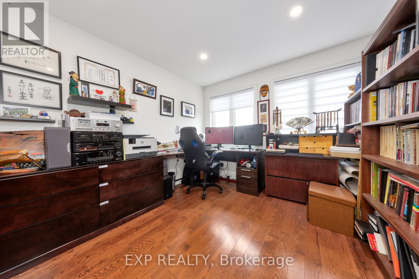 Photo 32 of 305 Via Romano Boulevard, Vaughan ON