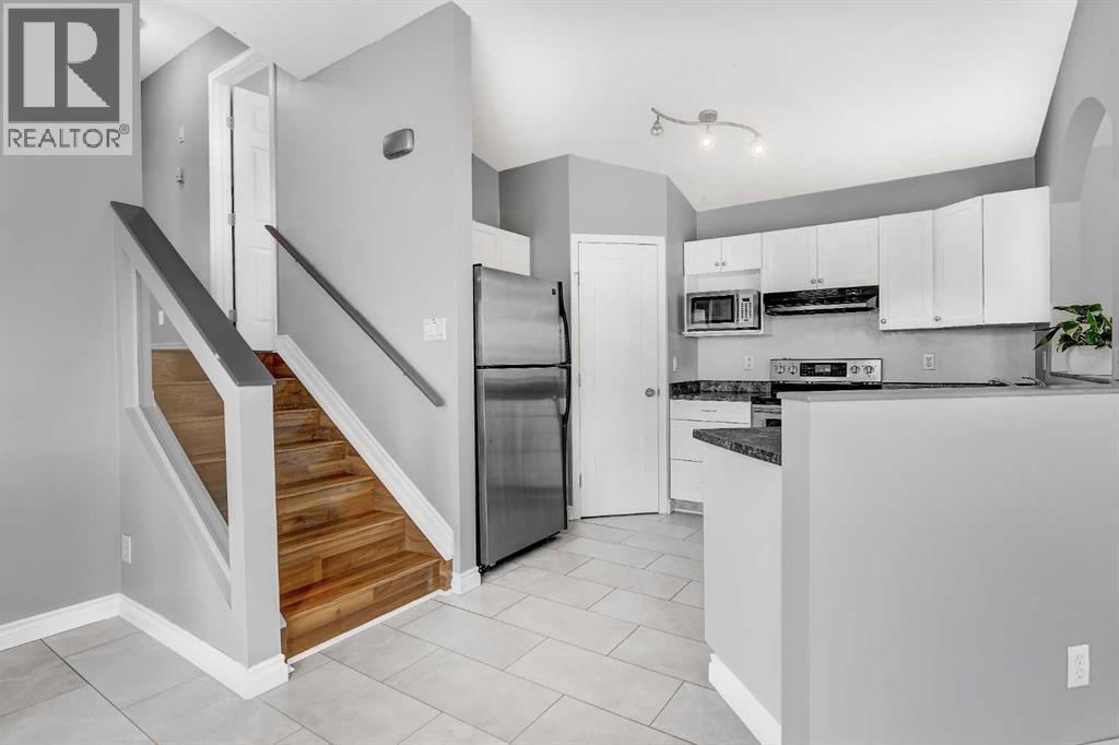 Photo 6 of 10422 72 Avenue, Grande Prairie AB