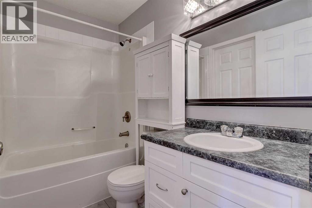 Photo 11 of 10422 72 Avenue, Grande Prairie AB