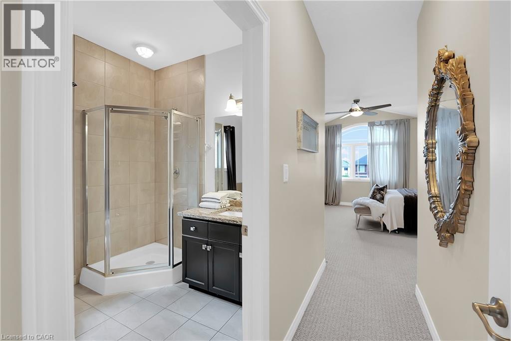 Photo 17 of 4896 Allan Court, Beamsville ON