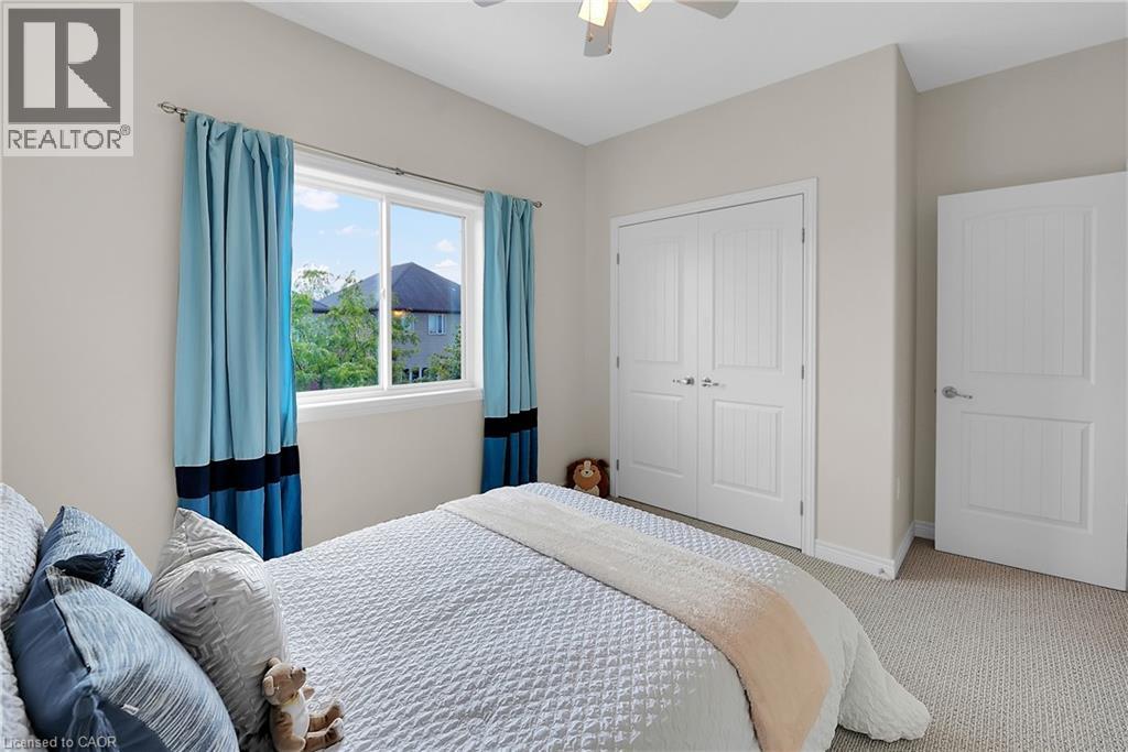 Photo 25 of 4896 Allan Court, Beamsville ON