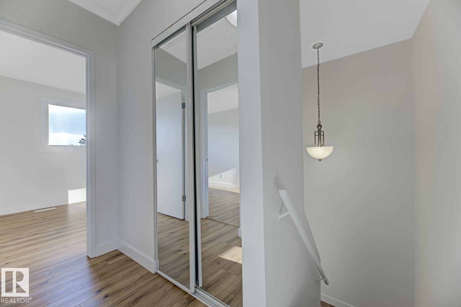 Photo 10 of 11514 139 Av Nw, Edmonton AB