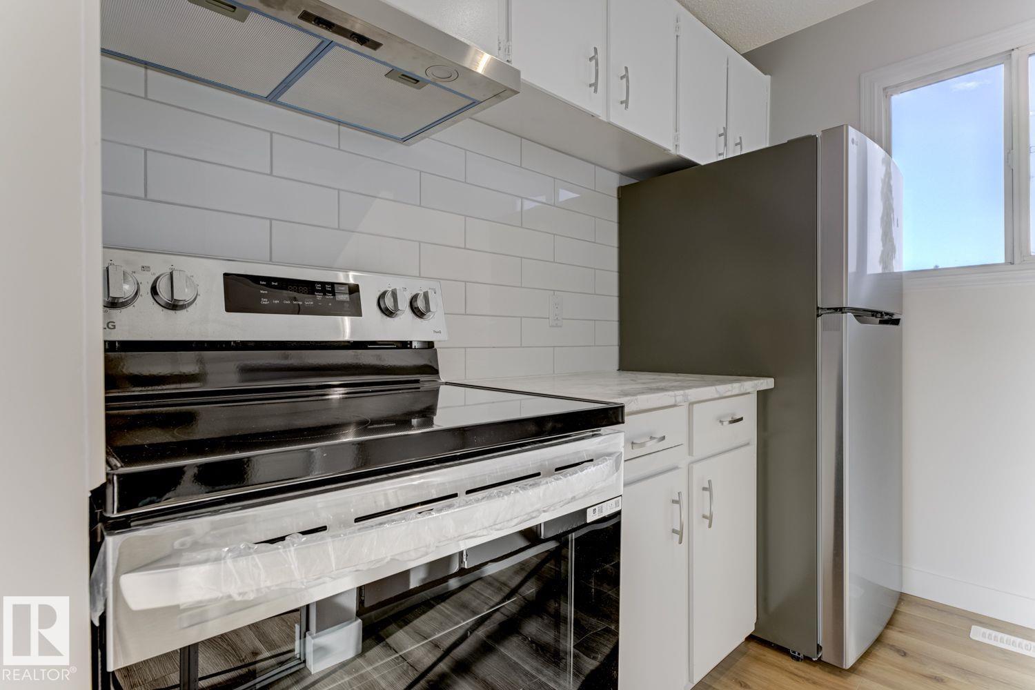 Photo 8 of 11514 139 Av Nw, Edmonton AB