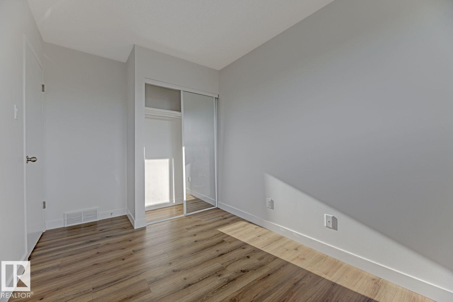 Photo 17 of 11514 139 Av Nw, Edmonton AB