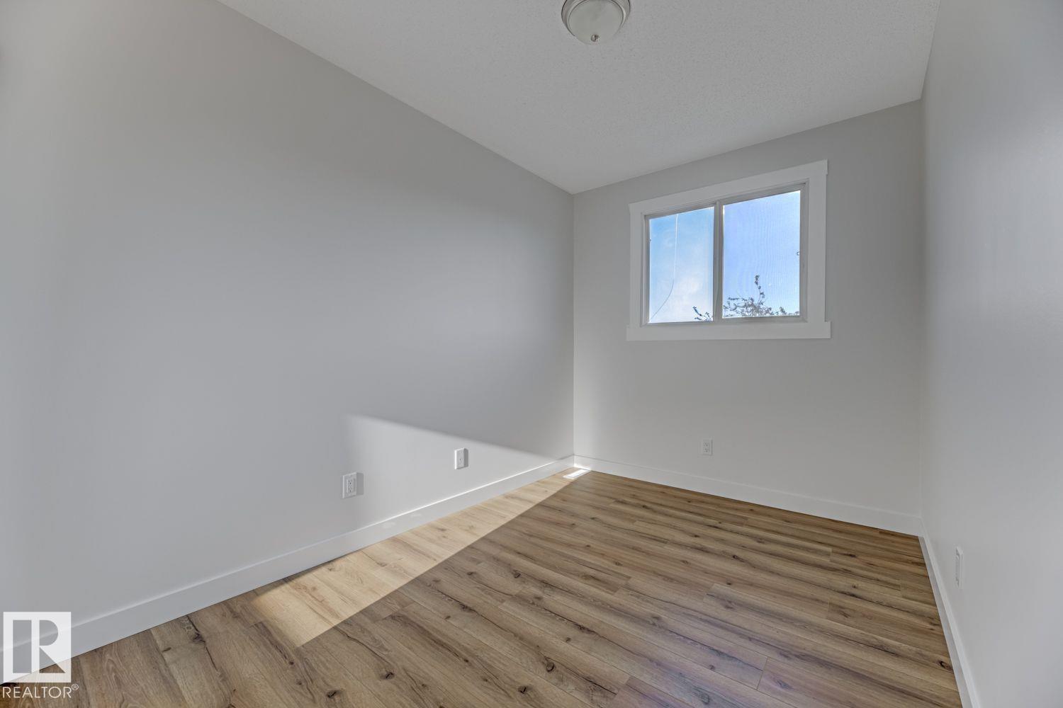 Photo 16 of 11514 139 Av Nw, Edmonton AB