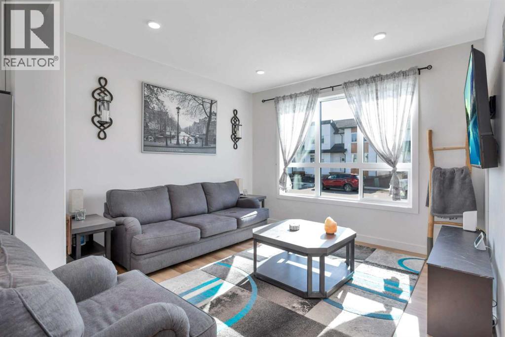 Photo 4 of 25 Inglis Crescent, Sylvan Lake AB