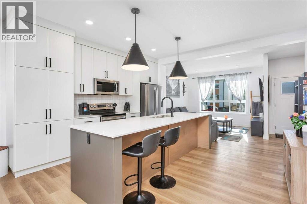 Photo 9 of 25 Inglis Crescent, Sylvan Lake AB