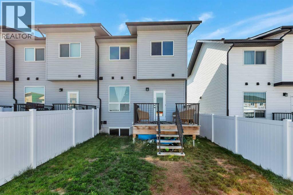 Photo 24 of 25 Inglis Crescent, Sylvan Lake AB