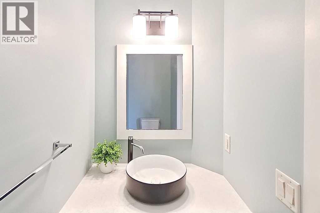 Photo 14 of 159 Royal Birkdale Crescent Nw, Calgary AB