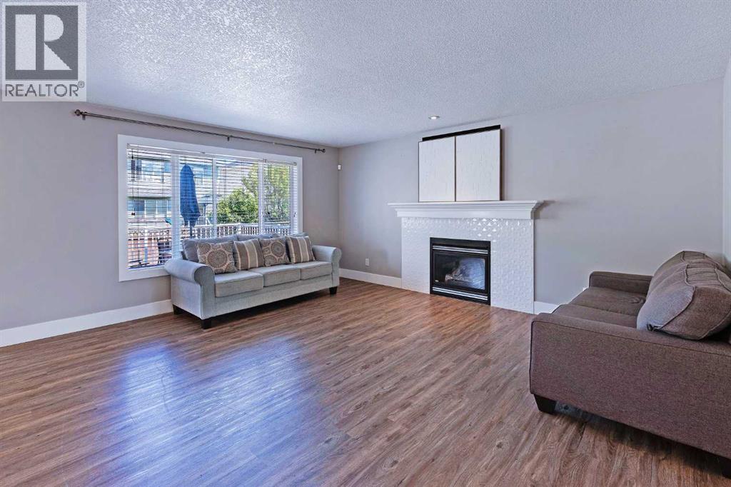 Photo 8 of 159 Royal Birkdale Crescent Nw, Calgary AB