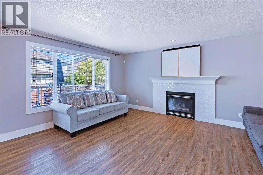 Photo 5 of 159 Royal Birkdale Crescent Nw, Calgary AB