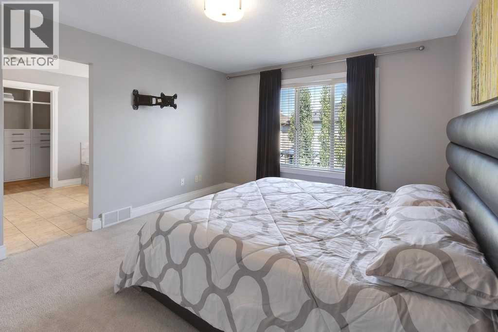 Photo 28 of 159 Royal Birkdale Crescent Nw, Calgary AB