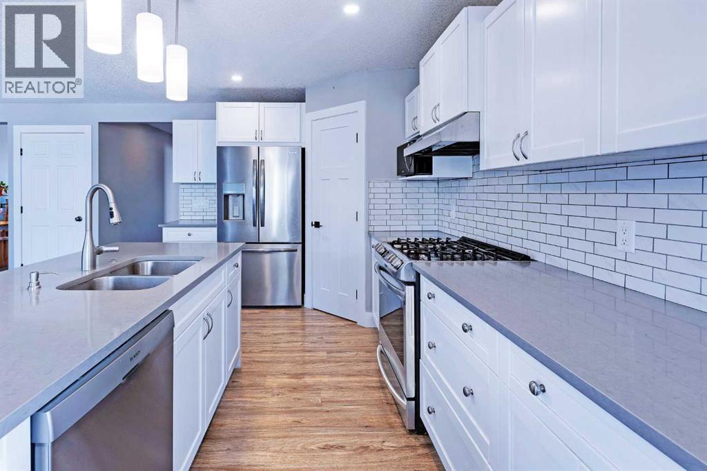 Photo 22 of 159 Royal Birkdale Crescent Nw, Calgary AB