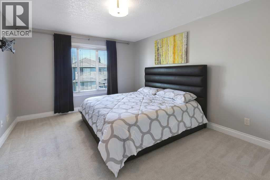 Photo 27 of 159 Royal Birkdale Crescent Nw, Calgary AB