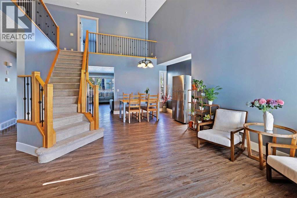 Photo 3 of 159 Royal Birkdale Crescent Nw, Calgary AB