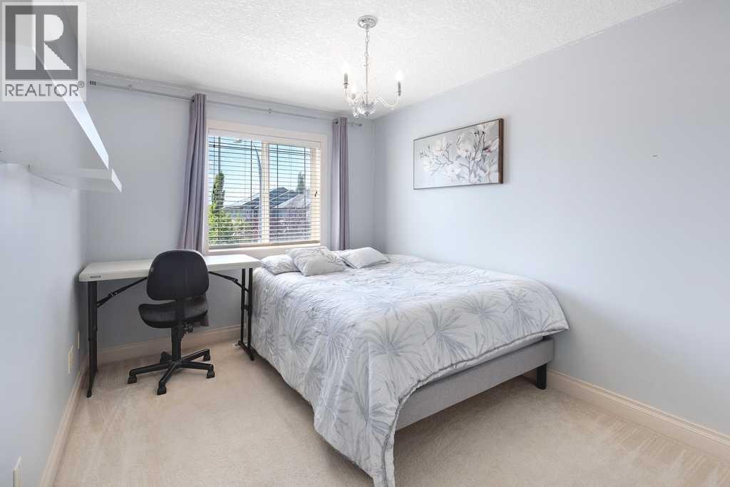 Photo 30 of 159 Royal Birkdale Crescent Nw, Calgary AB