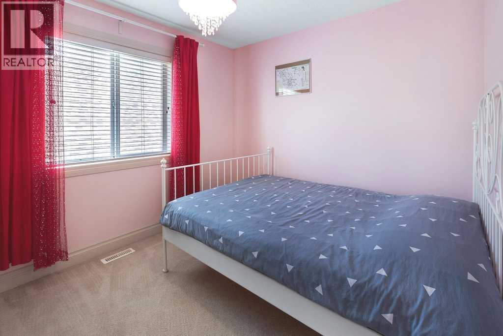 Photo 32 of 159 Royal Birkdale Crescent Nw, Calgary AB