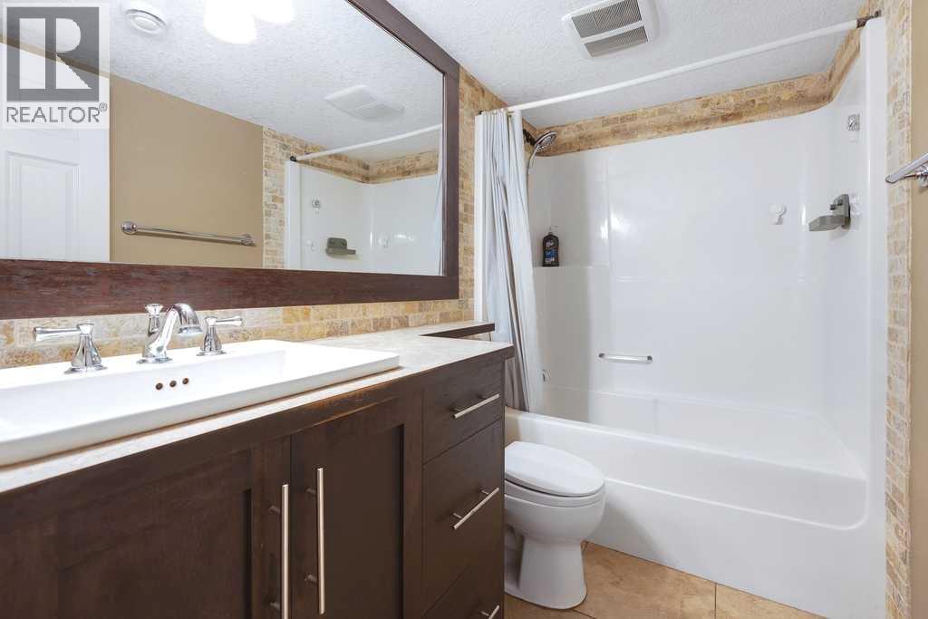 Photo 39 of 159 Royal Birkdale Crescent Nw, Calgary AB