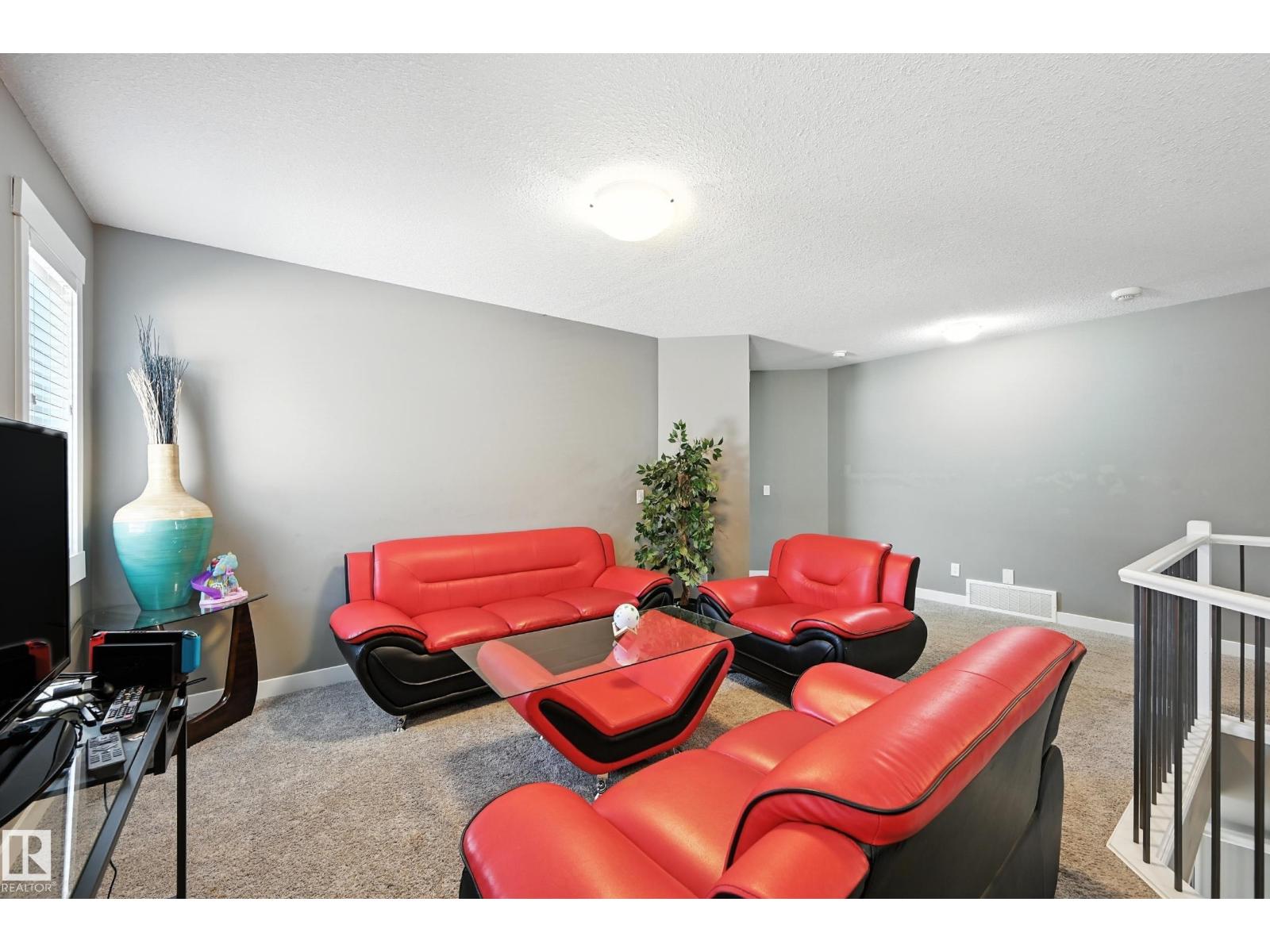Photo 21 of 20641 97 A Av Nw, Edmonton AB