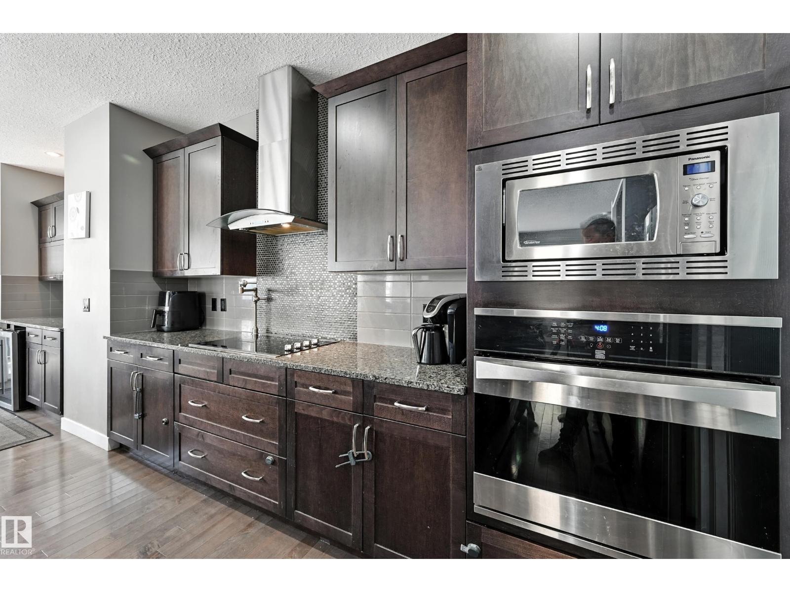 Photo 8 of 20641 97 A Av Nw, Edmonton AB