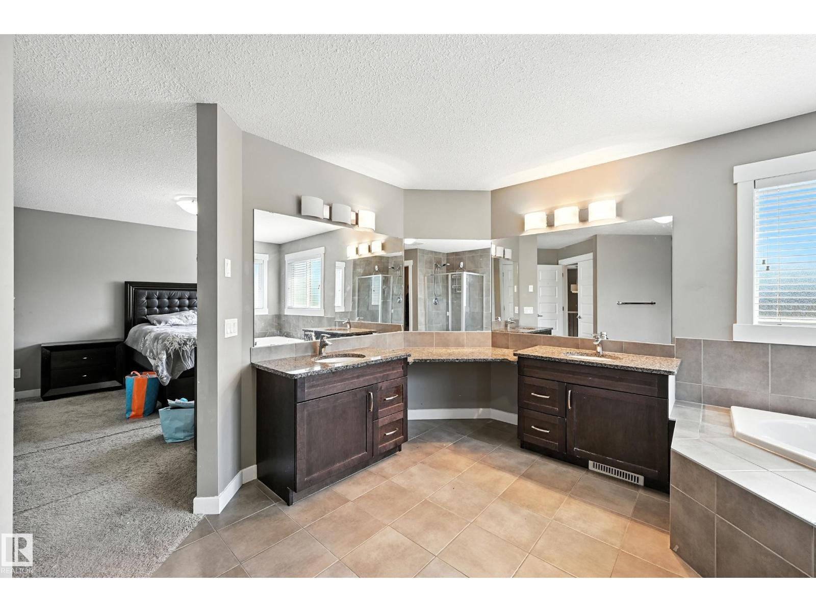 Photo 27 of 20641 97 A Av Nw, Edmonton AB
