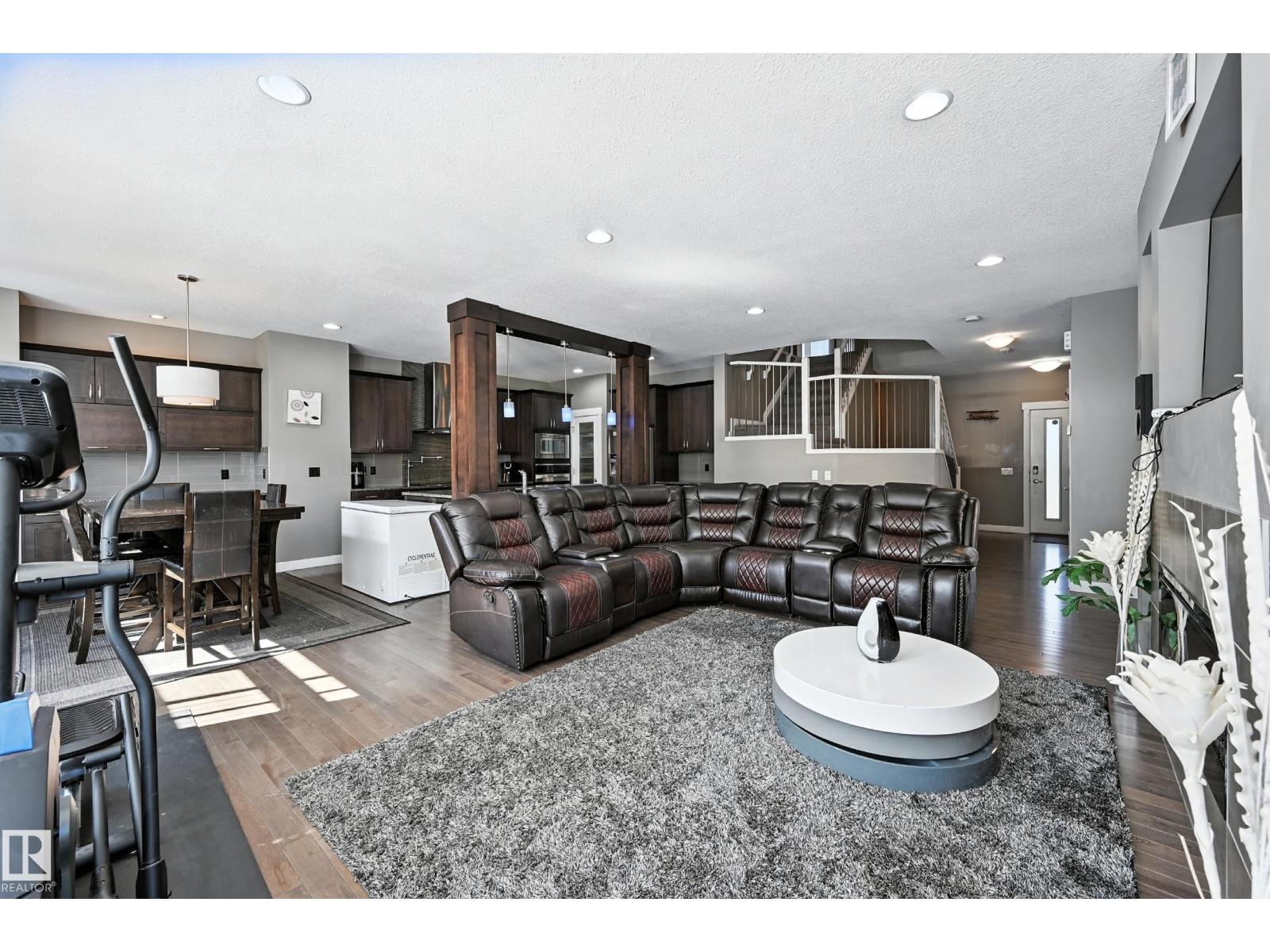 Photo 2 of 20641 97 A Av Nw, Edmonton AB