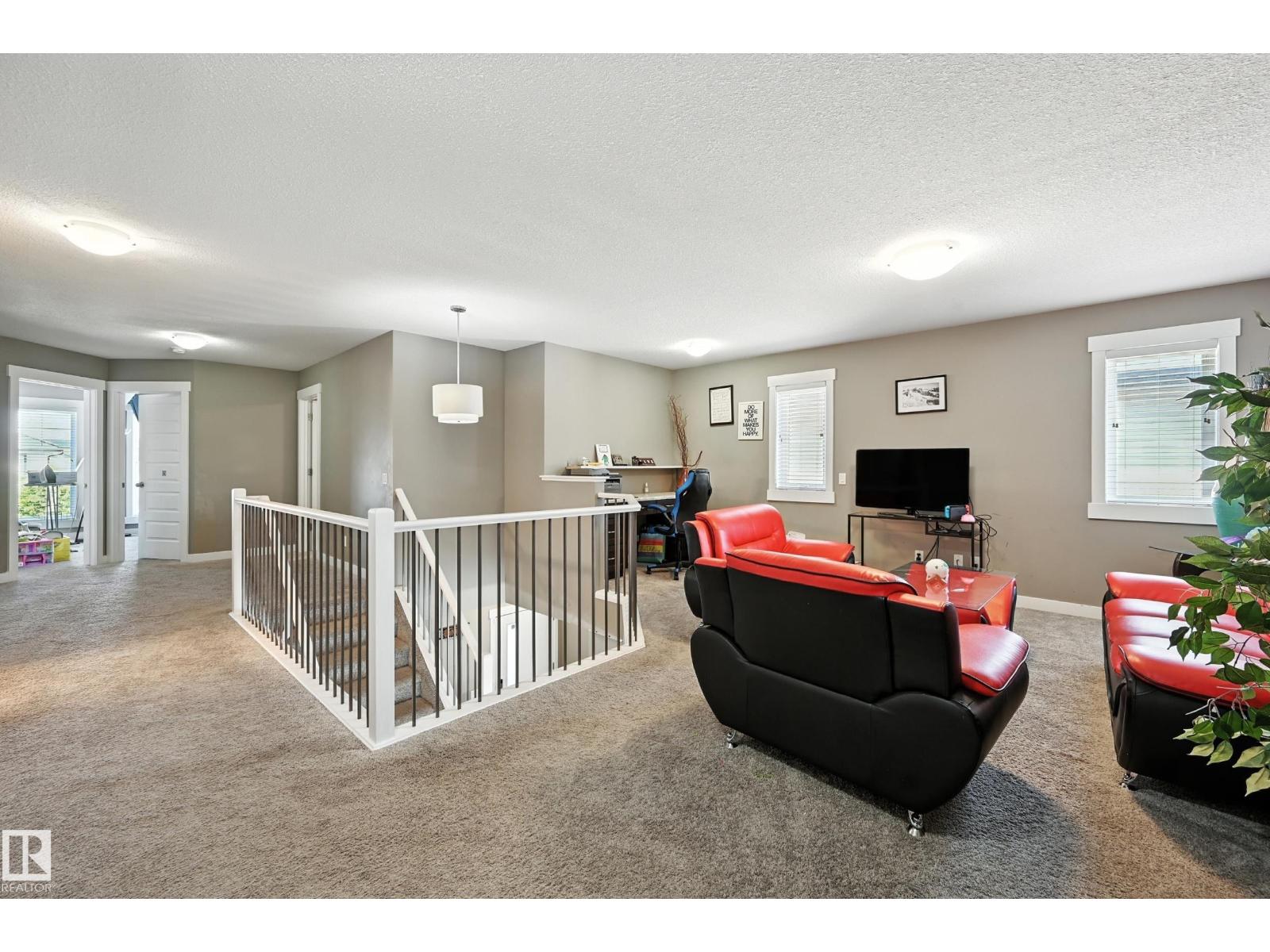 Photo 20 of 20641 97 A Av Nw, Edmonton AB